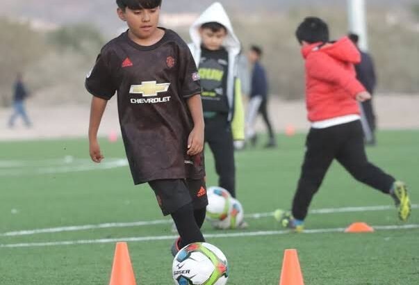 Convocan a niños y jóvenes a participar en la liga de futbol infantil y juvenil