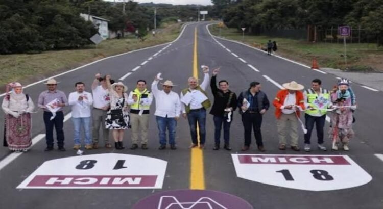 Michoacán rehabilita más de 70 km de carretera estratégica para el transporte agrícola
