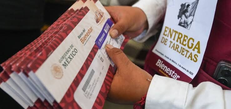 Dirección regional de Bienestar entrega tarjetas a incorporados del mes de junio