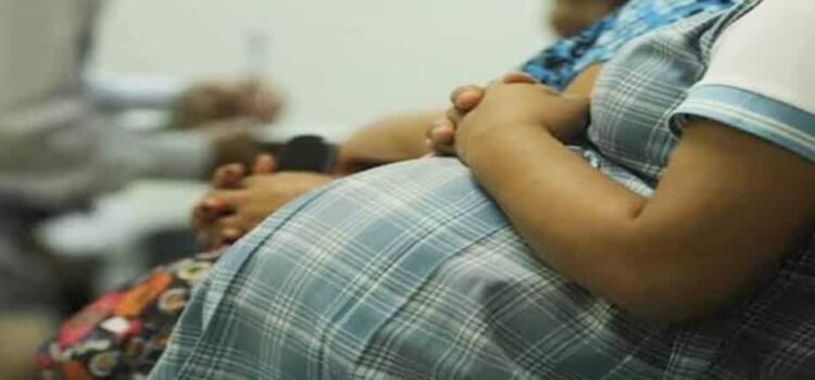 Registra Michoacán 336 embarazos entre jóvenes de 15 a 19 años al mes