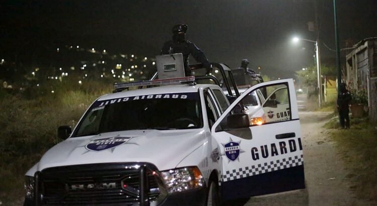 Activan operativo de seguridad en cinco municipios por bloqueos en Michoacán