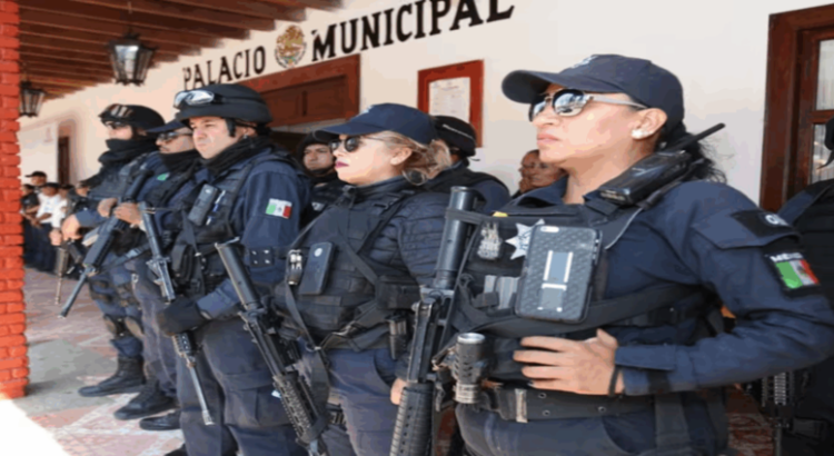 Detienen en Michoacán a mujer que presuntamente extorsionaba a directora de una escuela