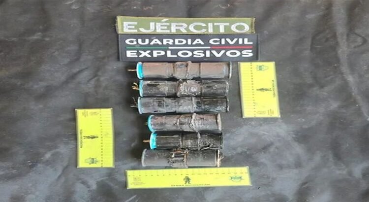 Abandonan minas explosivas en un puente de Michoacán