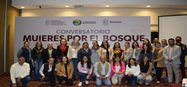 Michoacán reúne a mujeres forestales de 7 estados para conservar bosques