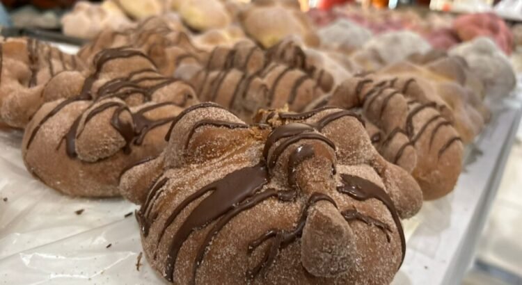 Se instala Feria del Pan de Muerto en el centro de la ciudad