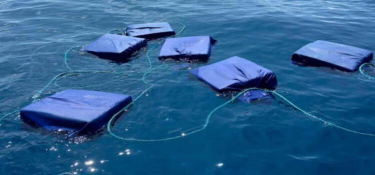 Hallan 40 bultos de cocaína en costas de Michoacán; aseguran alrededor de 2.5 toneladas