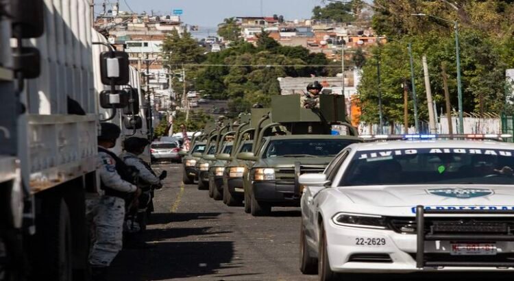 Comienzan a llegar a Michoacán los primeros militares del plan para contener la violencia Comienzan a llegar a Michoacán los primeros militares del plan para contener la violencia