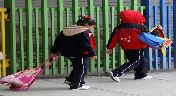 Escuelas en Michoacán recorren horario por bajas temperaturas
