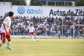 Zitácuaro disfruta de encuentro histórico entre Leyendas del América y La Heroica