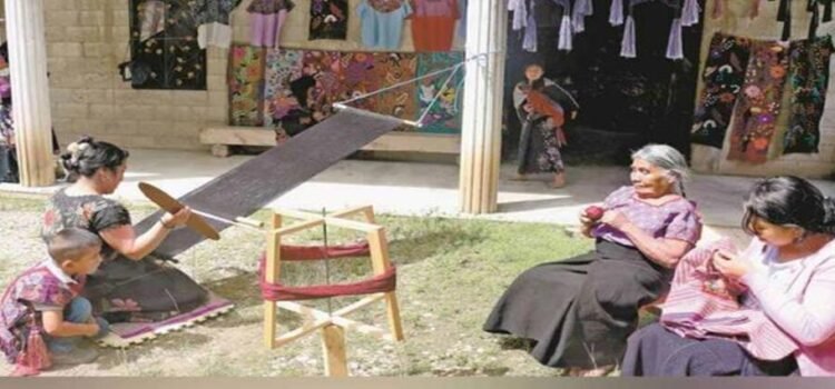 Plan Michoacán prevé dar recursos a 5 mil mujeres artesanas