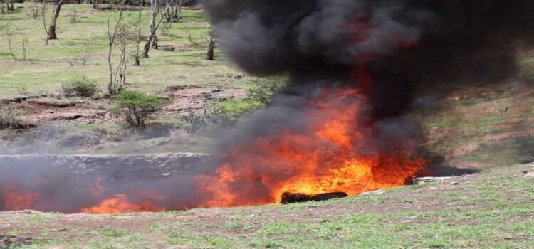 Queman cientos de kilos de droga y pastillas en Michoacán