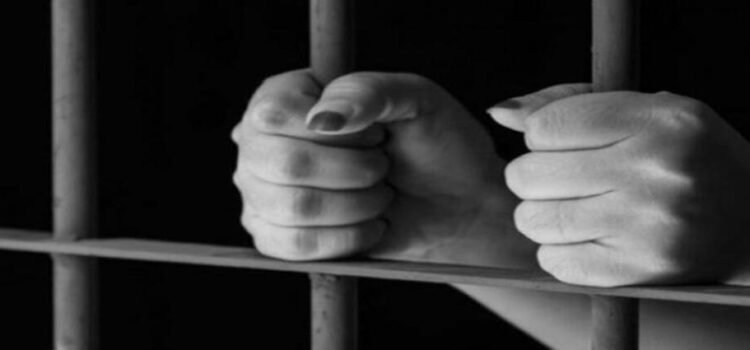 Vinculan a proceso a mujer por secuestro de servidor público de Michoacán