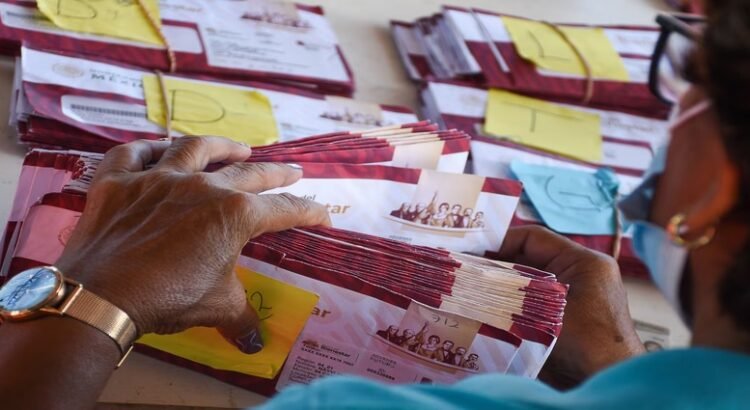 Primeros apoyos de Jóvenes Construyendo el Futuro 2026 llegan a Michoacán