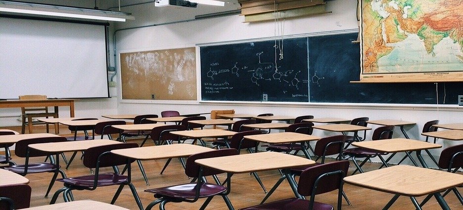 Inseguridad deja sin alumnos a 10 escuelas en la región de Apatzingán